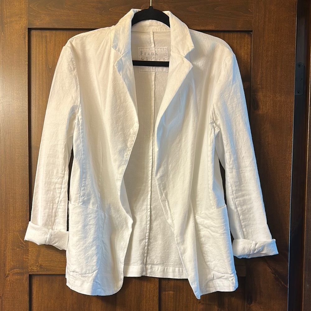 Frank & Eileen Dublin White Blazer with Notched Lapel and Rolled Sleeves